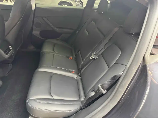 Tesla Model Y — Фото автомобиля 7