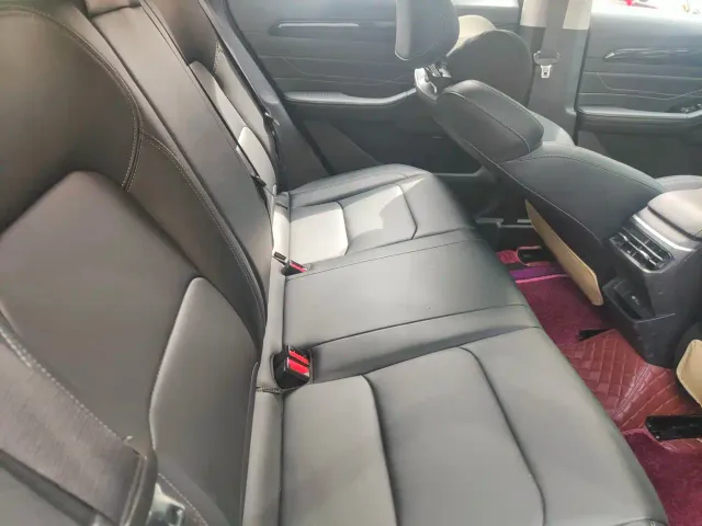 Geely Emgrand — Фото автомобиля 10