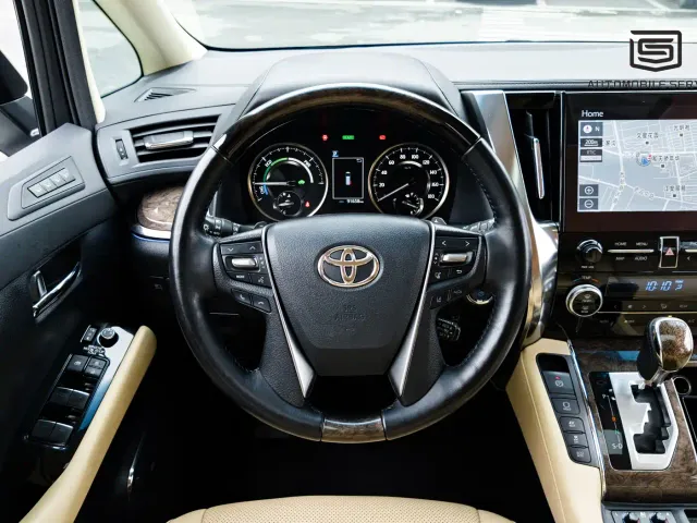 Toyota Alphard — Фото автомобиля 7