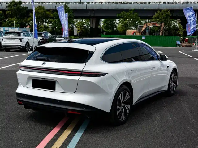 Nio ET5 Touring — Фото автомобиля 8