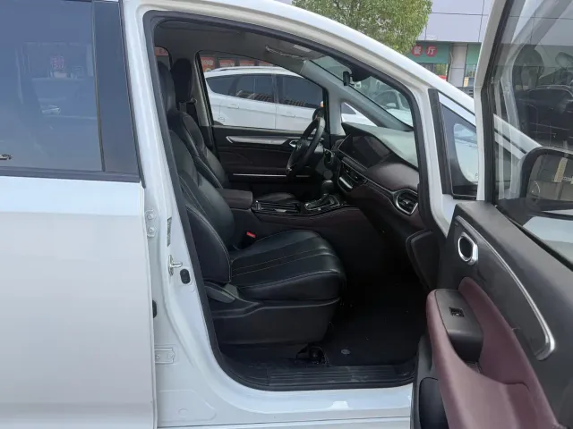 GAC Trumpchi M6 — Фото автомобиля 8