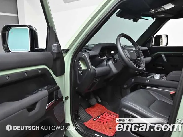 Land Rover Defender — Фото автомобиля 11