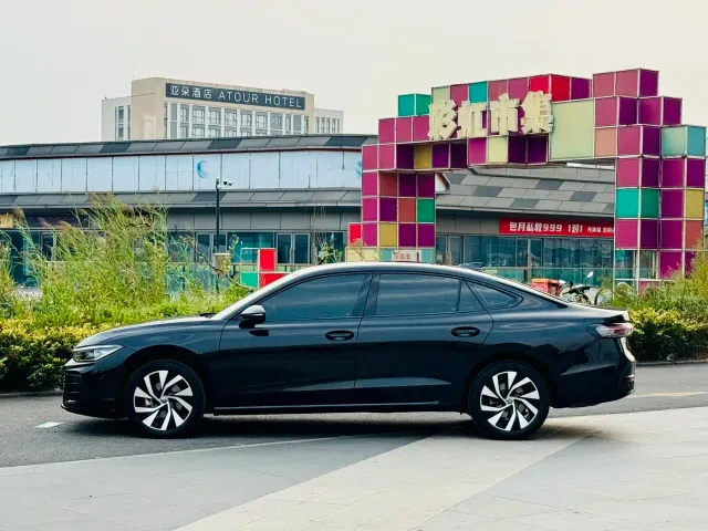 Volkswagen Passat — Фото автомобиля 5