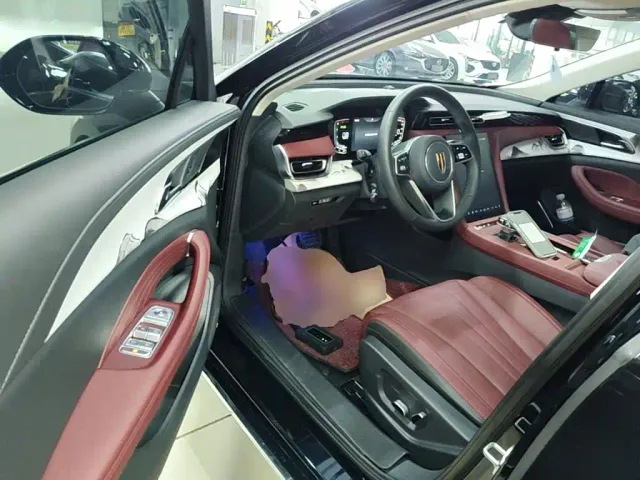 Hongqi H5 — Фото автомобиля 15