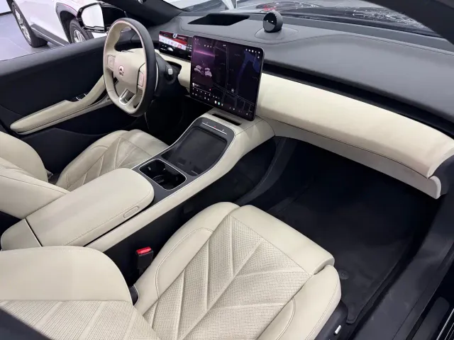 Nio ET5 Touring — Фото автомобиля 9