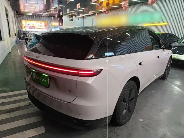 Li Auto Li Auto i6 2025 2WD Base Model — Фото автомобиля 6