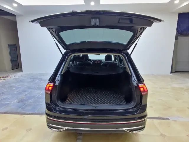 Volkswagen Tiguan L — Фото автомобиля 14
