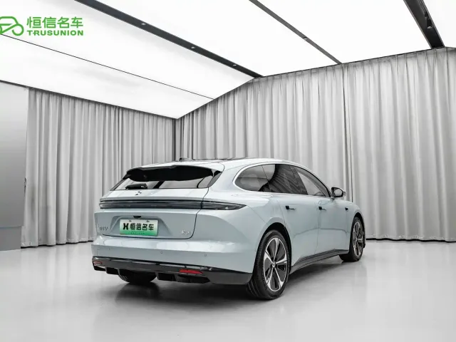 Nio ET5 Touring — Фото автомобиля 6