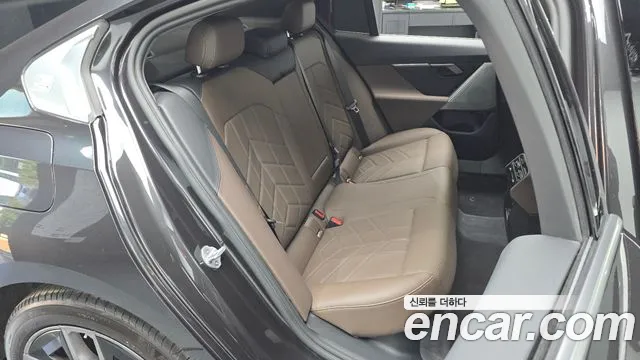 BMW 5-Series — Фото автомобиля 9