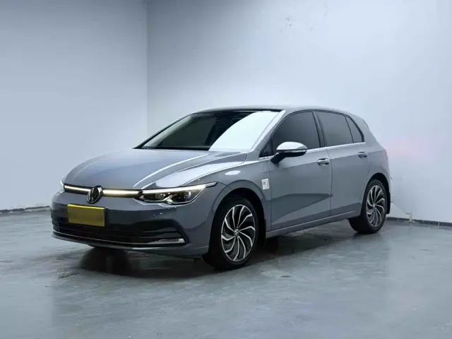 Фотография автомобиля — Volkswagen Golf