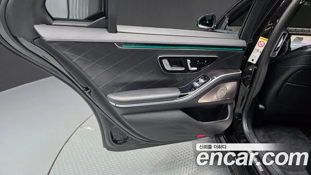 Mercedes-Benz S-Class — Фото автомобиля 20