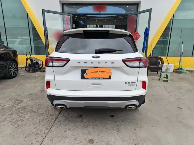 Ford Escape — Фото автомобиля 10