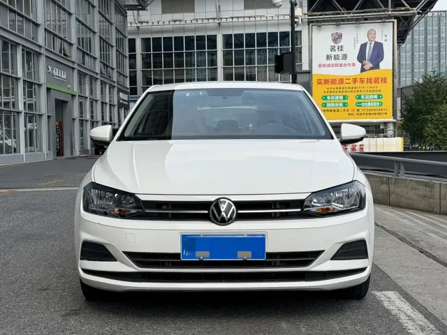 Volkswagen Polo — Фото автомобиля 2