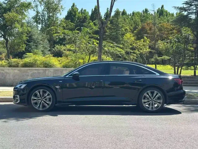 Audi A6L — Фото автомобиля 3
