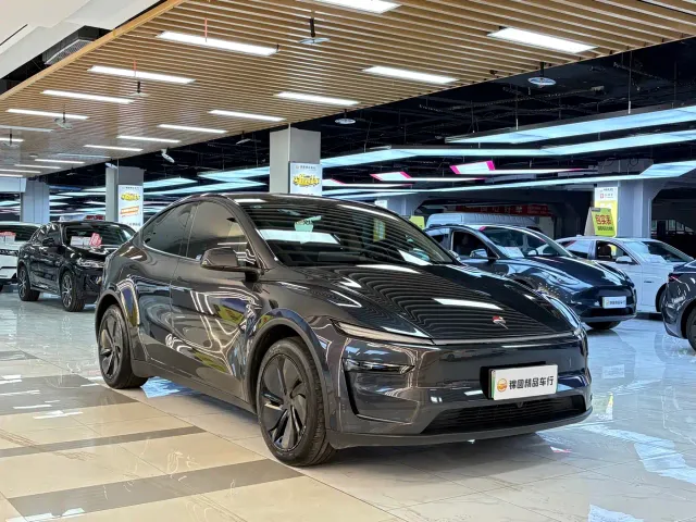 Фотография автомобиля — Tesla Model Y