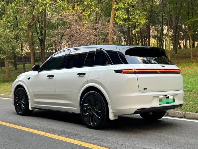 Li Auto L7 — Фото автомобиля 4