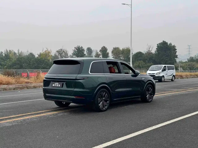 Li Auto L9 — Фото автомобиля 19