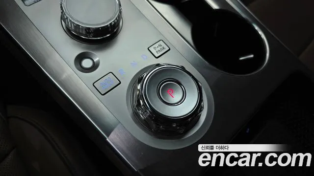 Genesis GV70 — Фото автомобиля 12