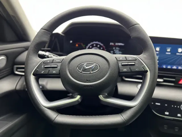 Hyundai Elantra — Фото автомобиля 13