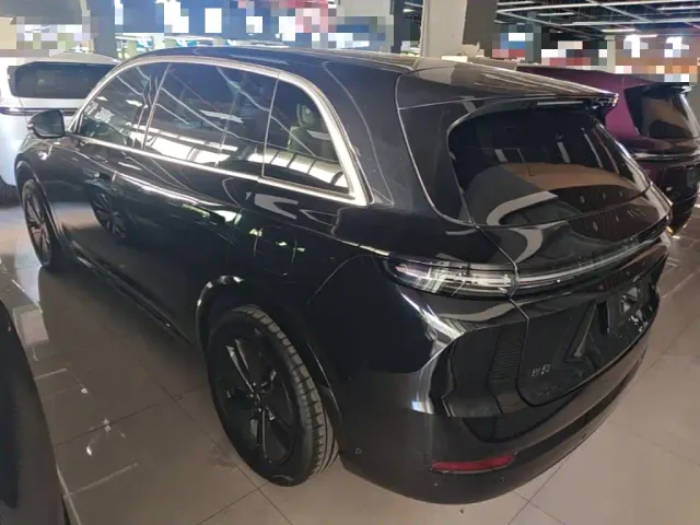 Li Auto L7 — Фото автомобиля 4