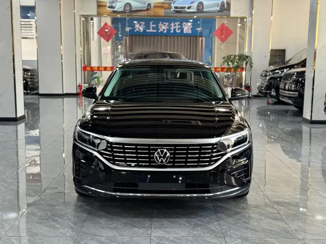 Volkswagen Passat — Фото автомобиля 2