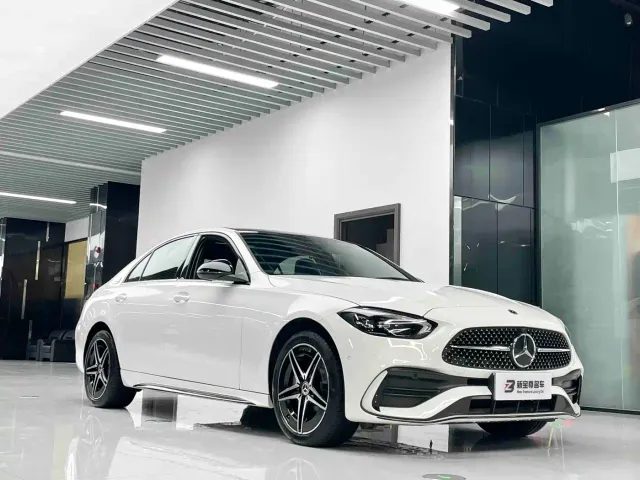 Mercedes-Benz C-Class — Фото автомобиля 3