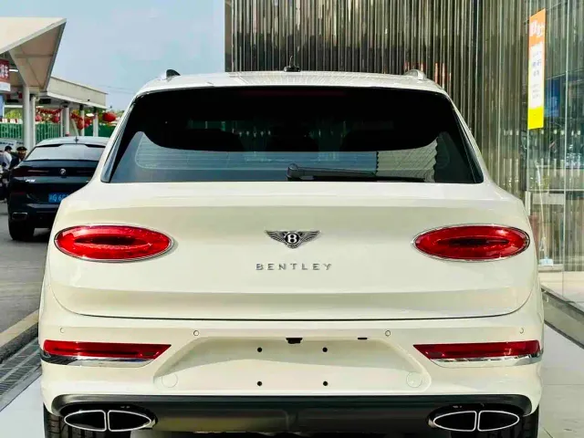 Bentley Bentayga — Фото автомобиля 4