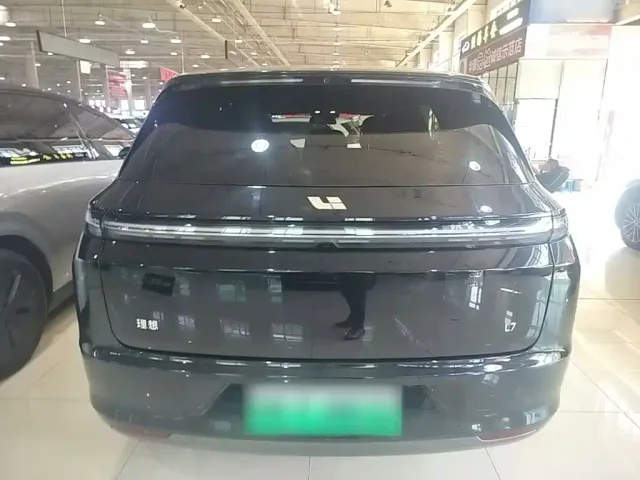 Li Auto L7 — Фото автомобиля 5