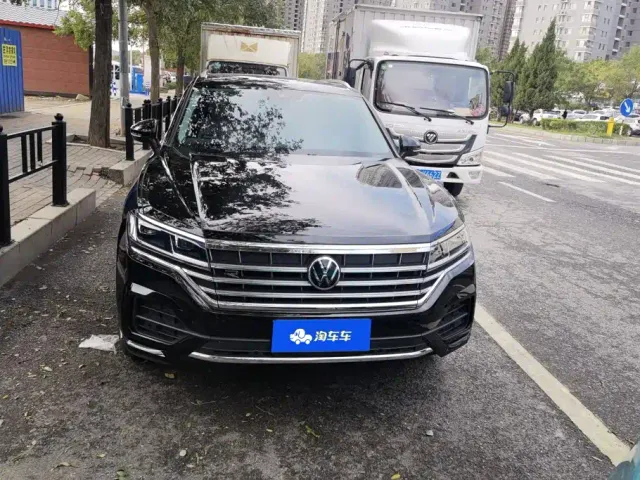 Volkswagen Touareg — Фото автомобиля 2
