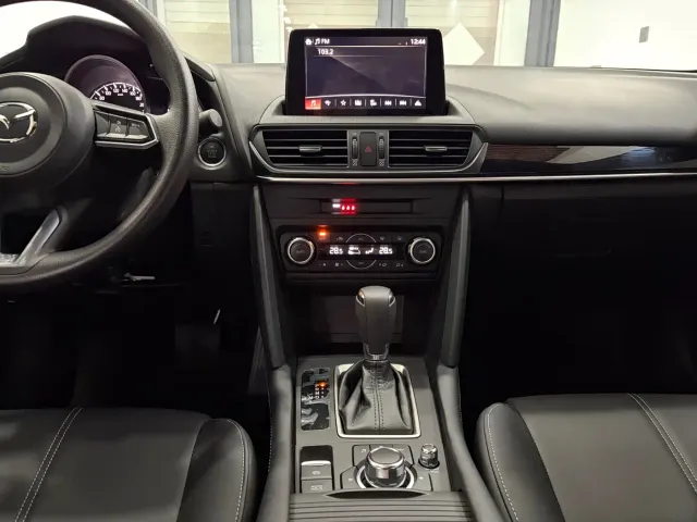 Mazda CX-4 — Фото автомобиля 9