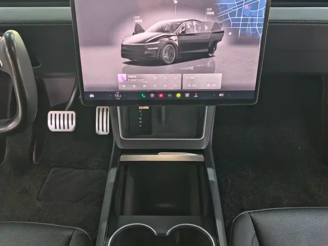 Tesla Model Y — Фото автомобиля 8
