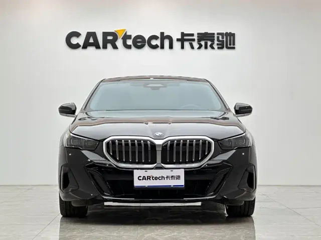 BMW 5 Series — Фото автомобиля 7