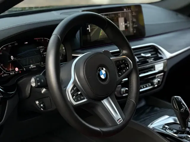 BMW 5 Series — Фото автомобиля 16
