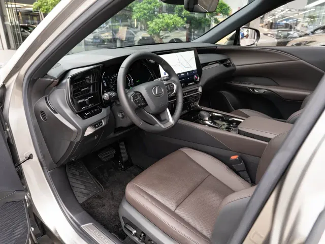 Lexus RX — Фото автомобиля 9