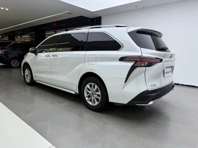 Toyota Granvia — Фото автомобиля 3