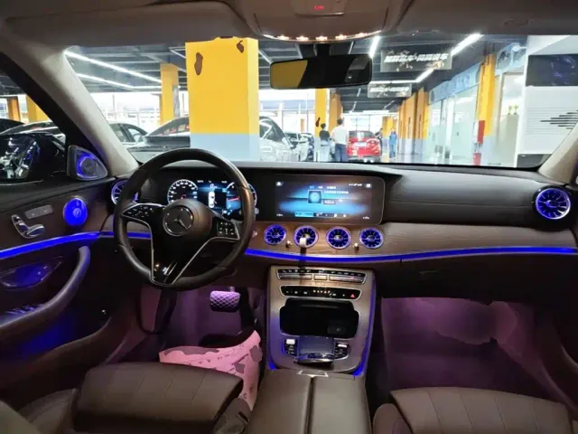 Mercedes-Benz E-Class — Фото автомобиля 9