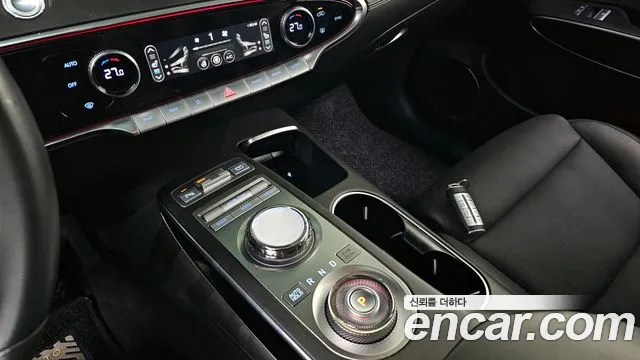 Genesis GV70 — Фото автомобиля 9