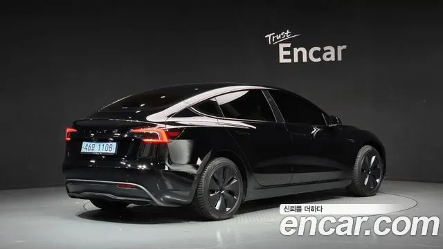 Фотография автомобиля — Tesla Model 3