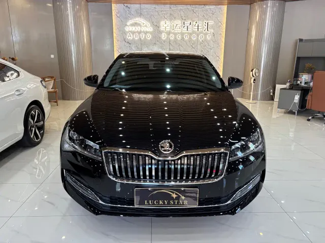 Skoda Superb — Фото автомобиля 8