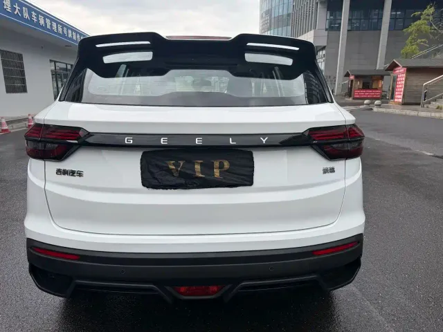 Geely Binyue — Фото автомобиля 5