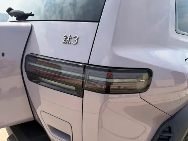 Fang Cheng Bao Titanium 3 2025 501KM RWD Smart Drive Max — Фото автомобиля 8