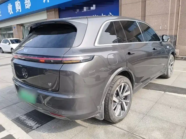 Li Auto L7 — Фото автомобиля 6