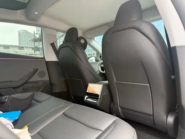 Tesla Model 3 — Фото автомобиля 11