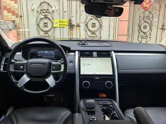 Land Rover Discovery — Фото автомобиля 8