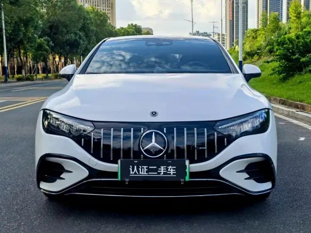 Mercedes-Benz EQE — Фото автомобиля 2