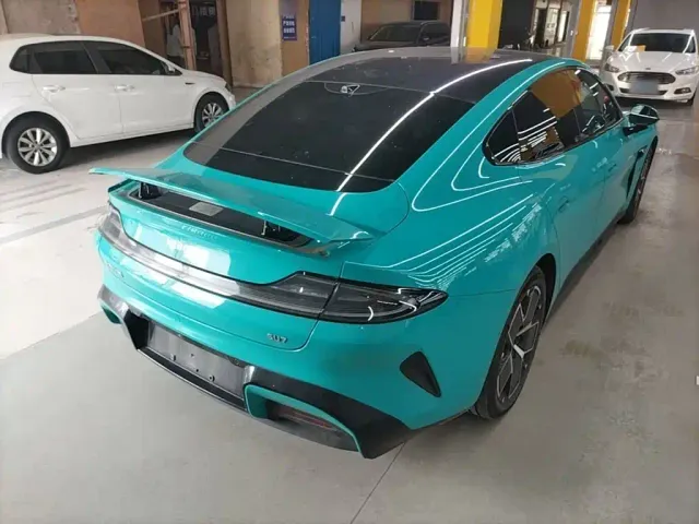 Xiaomi SU7 — Фото автомобиля 6