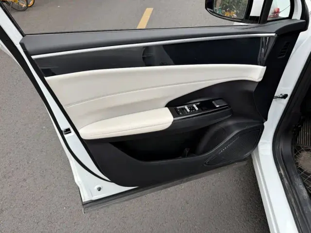 Geely Galaxy L7 — Фото автомобиля 6