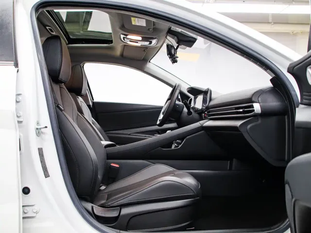 Hyundai Elantra — Фото автомобиля 13