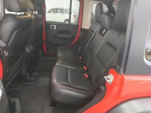 Jeep Wrangler — Фото автомобиля 16