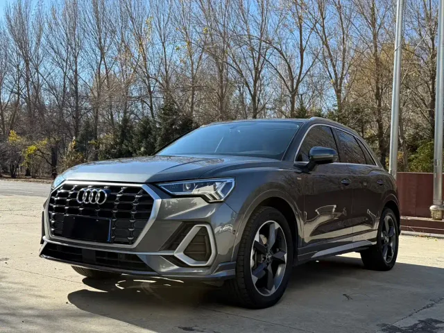Фотография автомобиля — Audi Q3